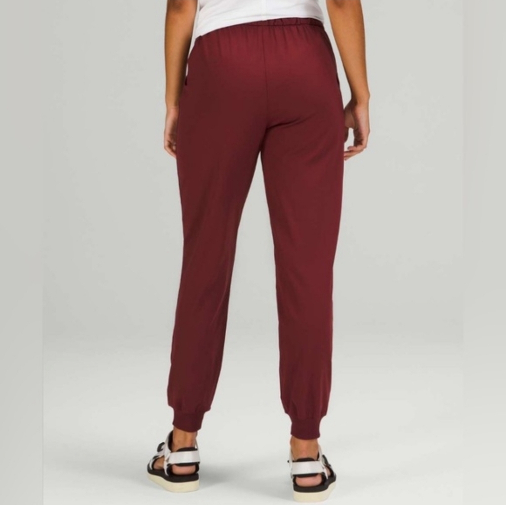 Lululemon Stretch High-Rise Jogger Pants In Red Merlot Sz 4 - Picture 3 of 10